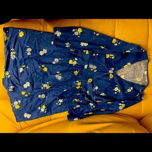 Beautiful floral Old Navy dress.